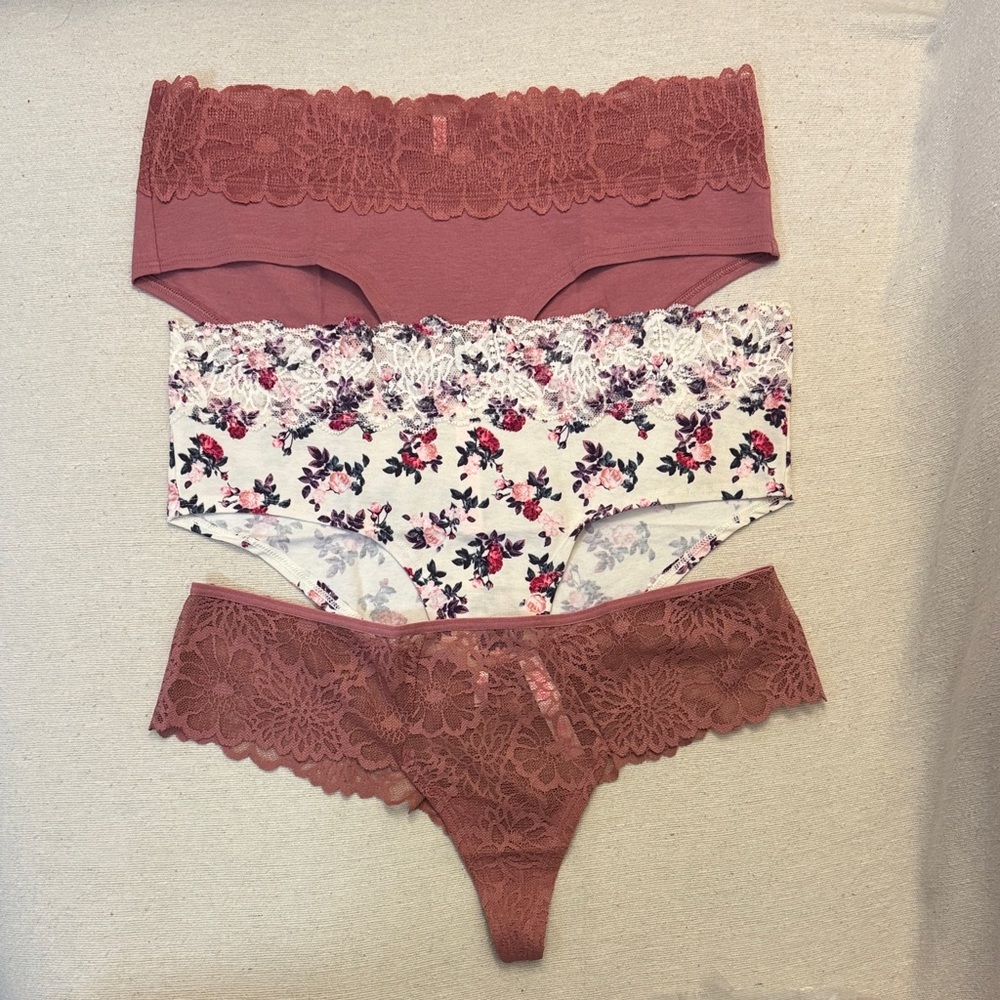PINK Victoria’s Secret Lace & Floral Hipsters & Thong Cheekster - Size Medium